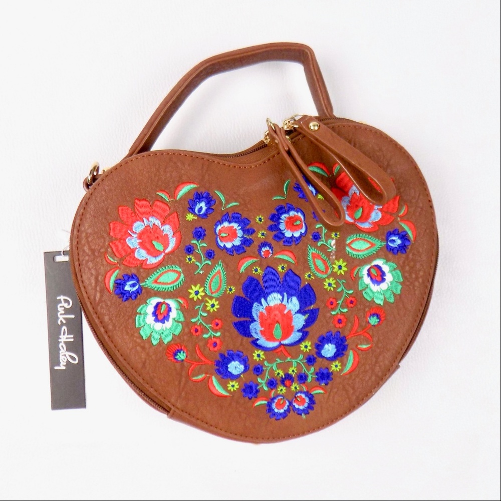 Embroidered Heart-shaped Purse - Picture 2 of 8